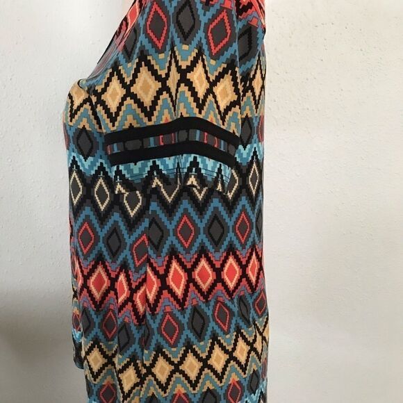 LuLaRoe Classic Tee  - Picture 2 of 4
